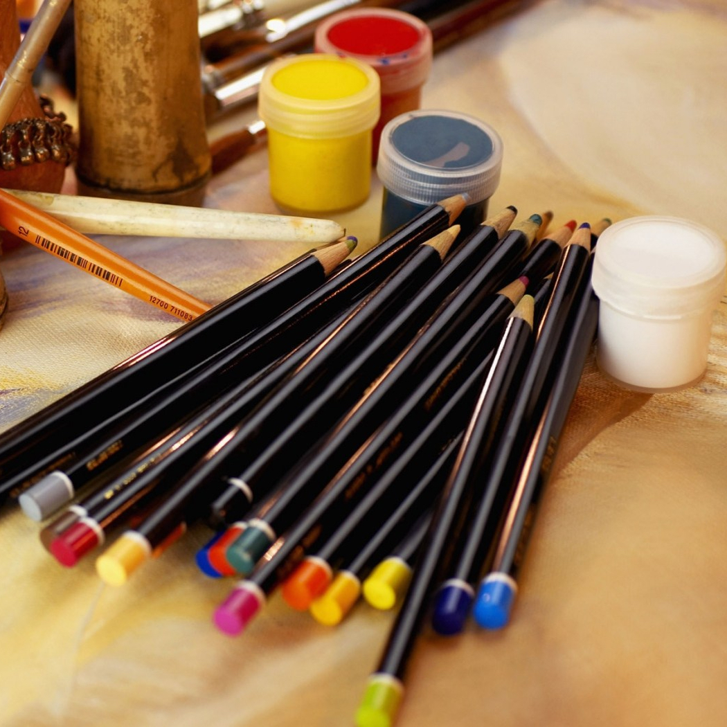cropped-pencils_set_table_artist_11240_1680x1050